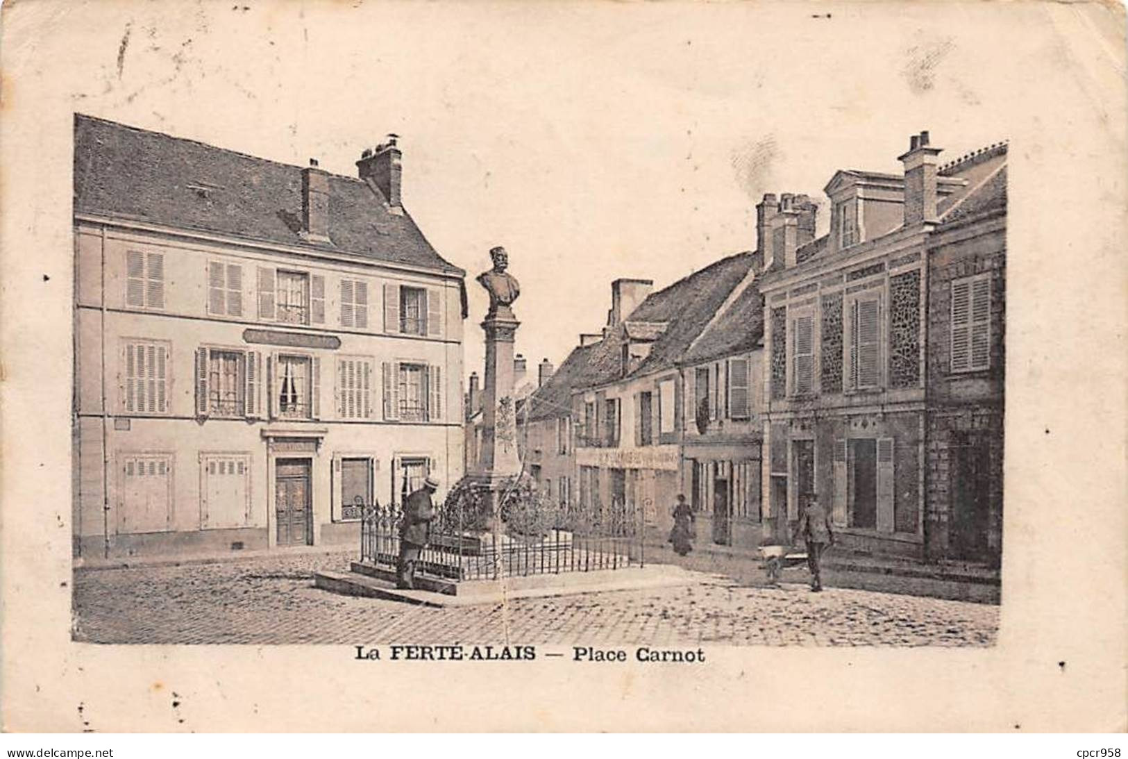 91 - LA FERTE ALAIS - SAN25008 - Place Carnot - La Ferte Alais