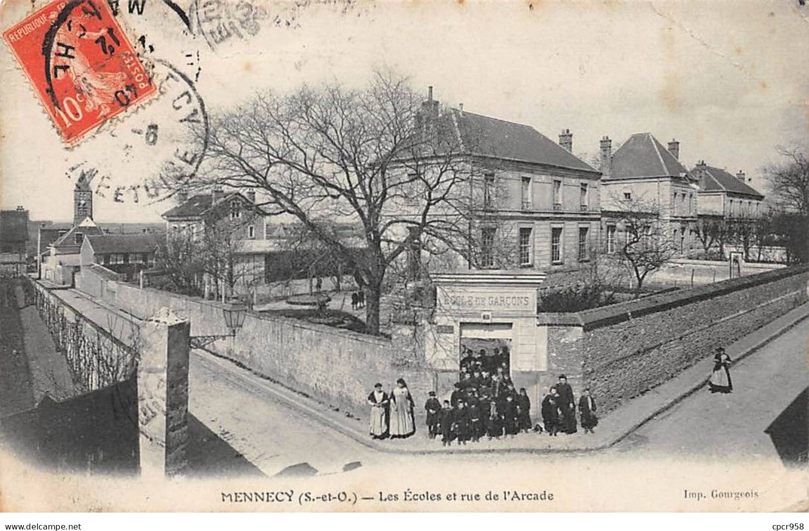 91.AM17612.Mennecy.Les écoles Et Rue De L'arcade - Mennecy