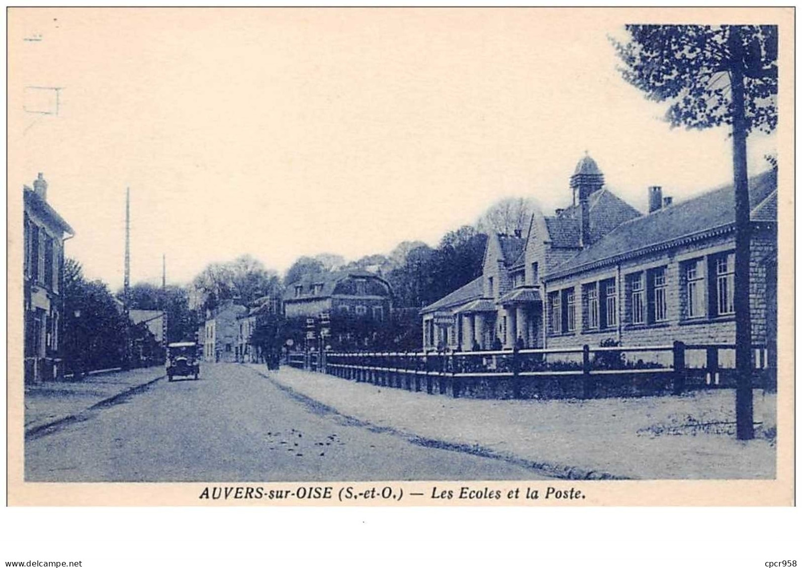 95. N°44390 . Auvers Sur Oise . Les Ecoles Et La Poste - Auvers Sur Oise