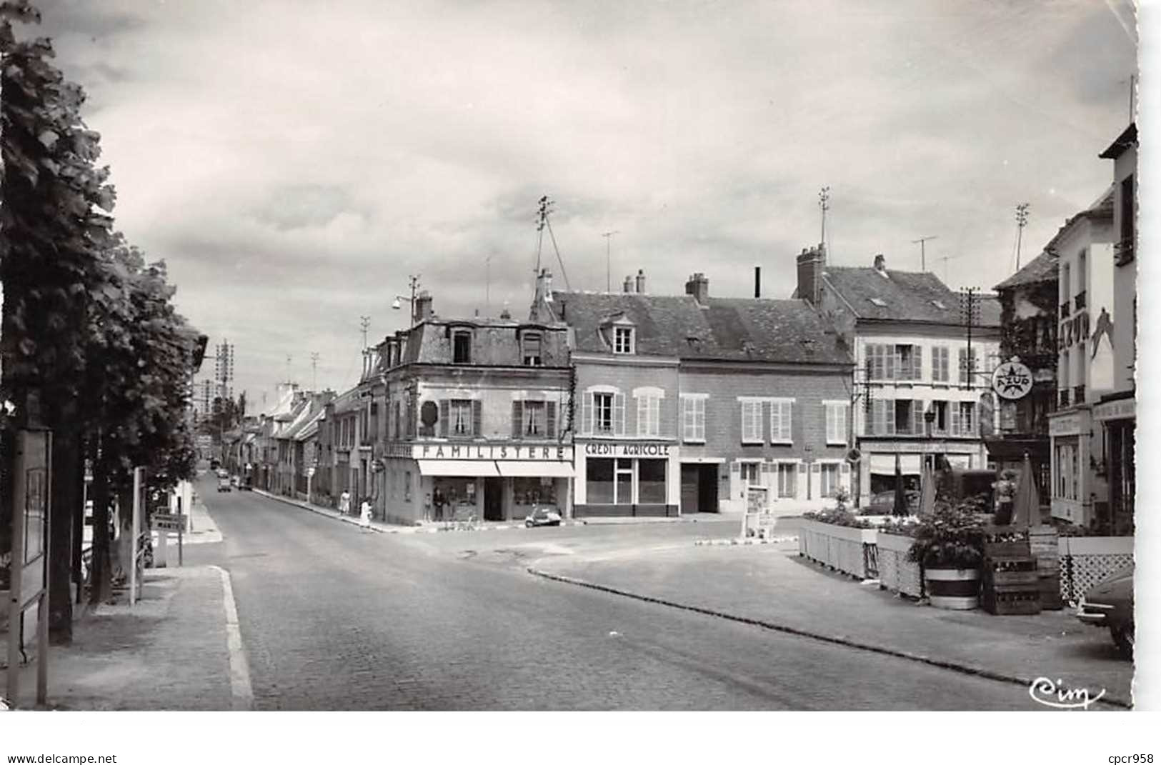 95 . N°101730  . Cpsm .9x14 Cm  .marines .place Ernest Peyron . - Marines