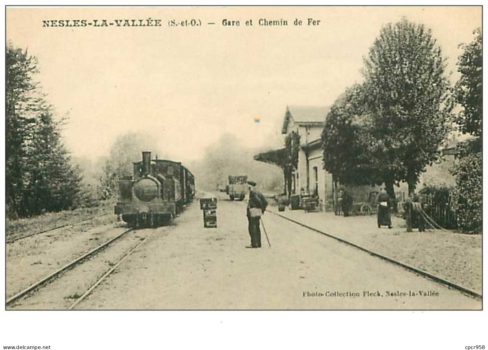 95.NESLES LA VALLEE.n°218.GARE ET CHEMIN DE FER .TRAIN - Nesles-la-Vallée