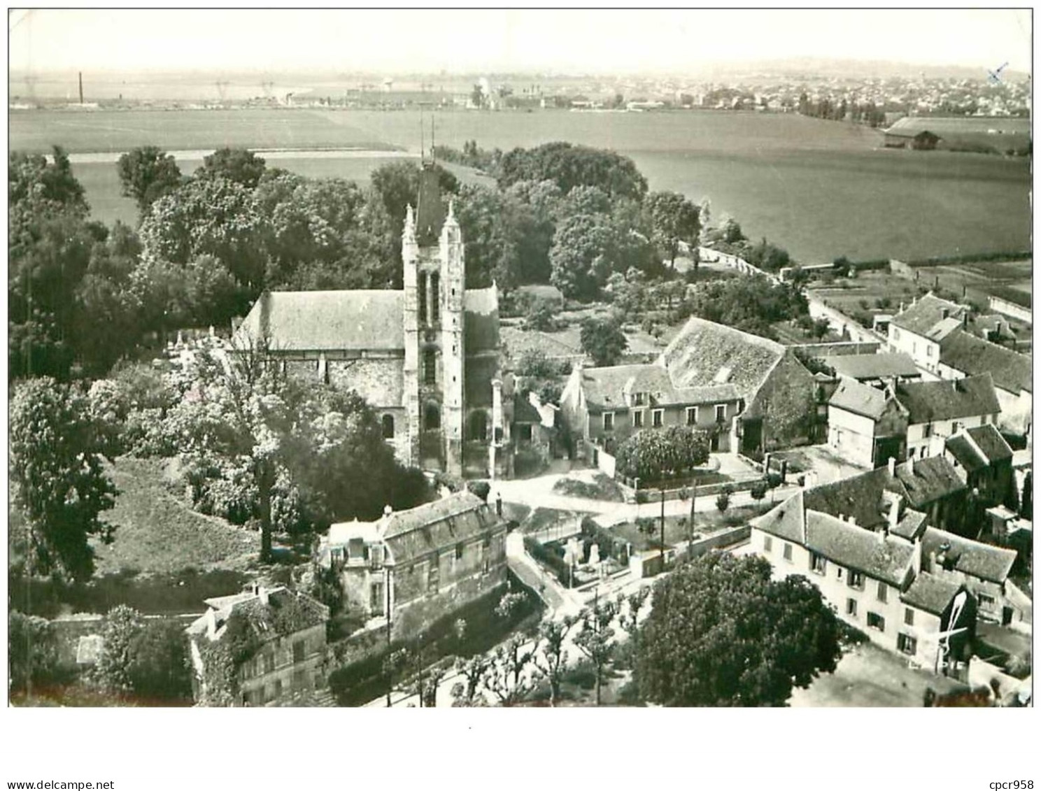 95.GOUSSAINVILLE.n°24680.EN AVION AU DESSUS DE....CPSM. - Goussainville