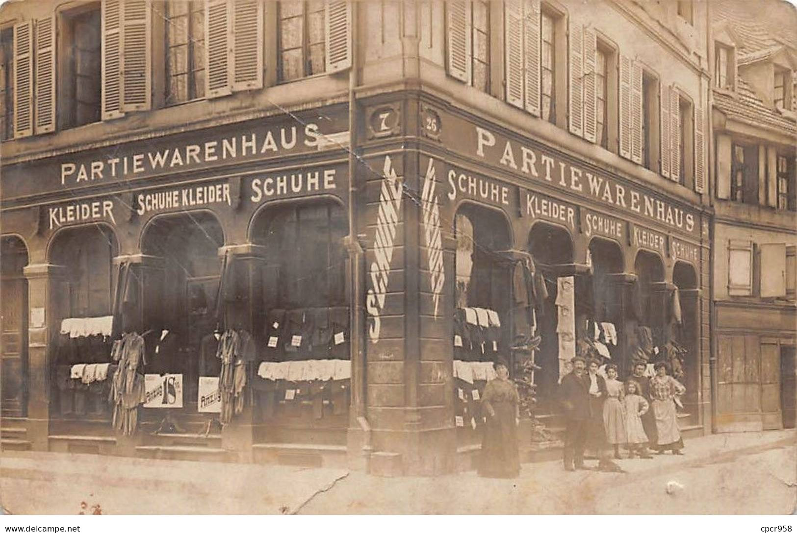 Allemagne - N°82169 - A Identifier - Partiewarenhaus - Kleider, Schuhe - Carte Photo, Vendue En L'état - Zu Identifizieren