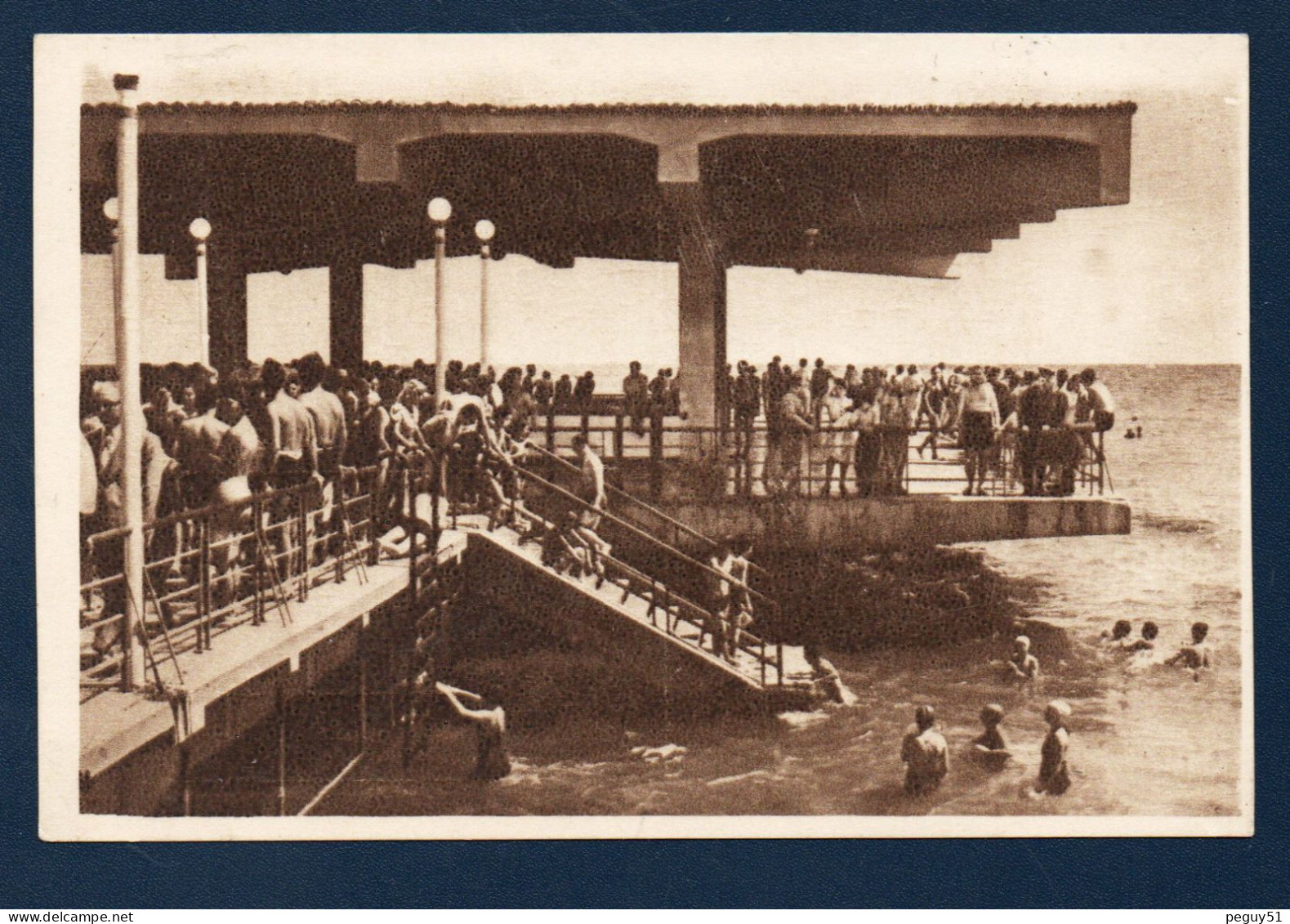 Roumanie. Mamaia (Constanta).Entre Le Lac Siutghiol Et La Mer Noire. Station De Vacances D'été Très Renommée. - Roumanie