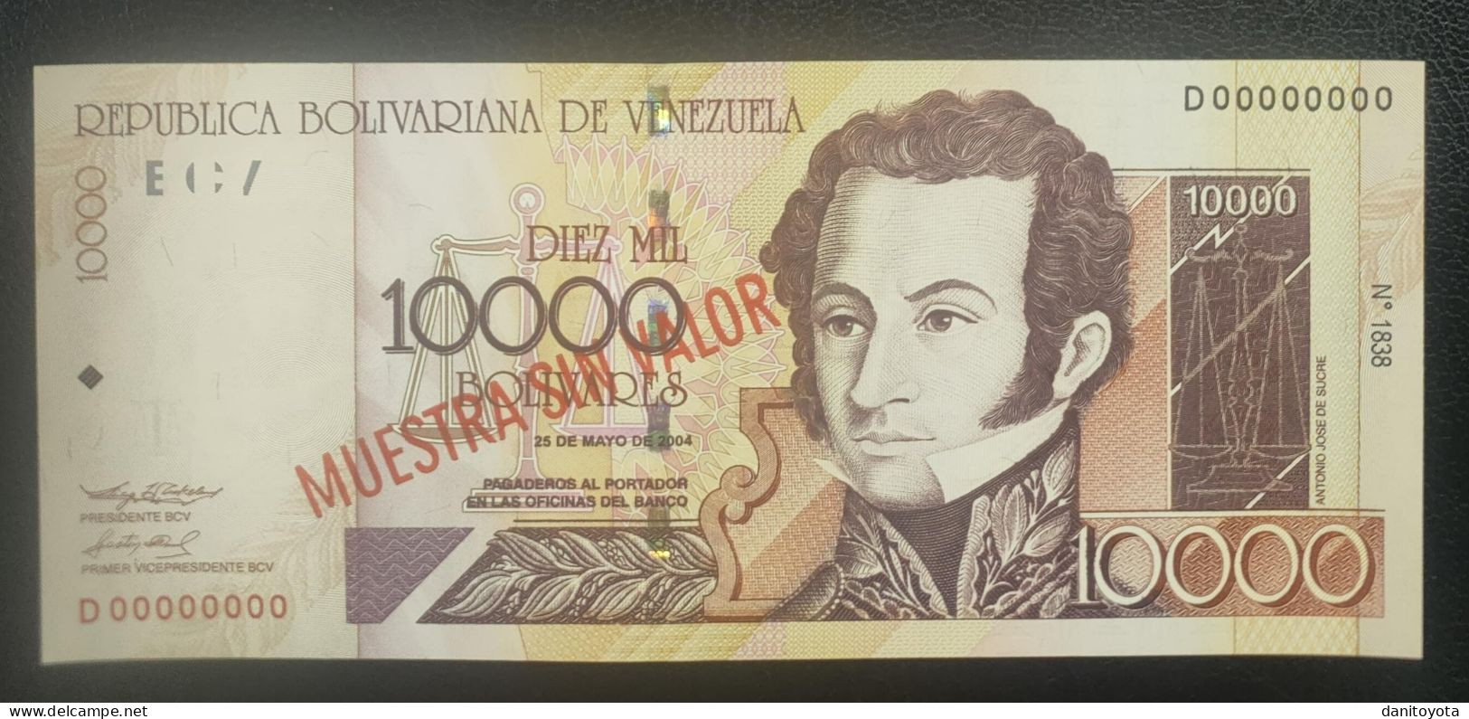 VENEZUELA. 10.000 BOLIVARES 25 DE MAYO 2004 SOBRECARGA ROJA MUESTRA SIN VALOR SIN CIRCULAR - Venezuela