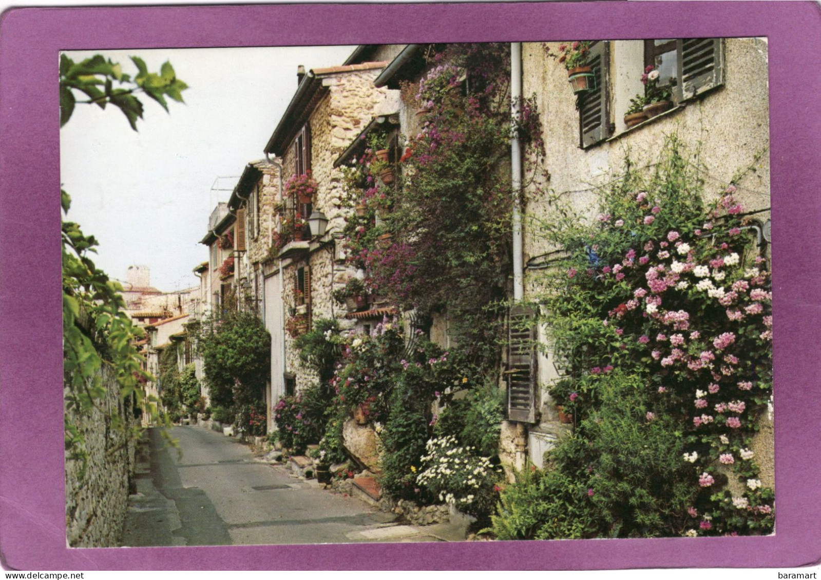 06 ANTIBES La Rue Du Haut Castelet - Antibes