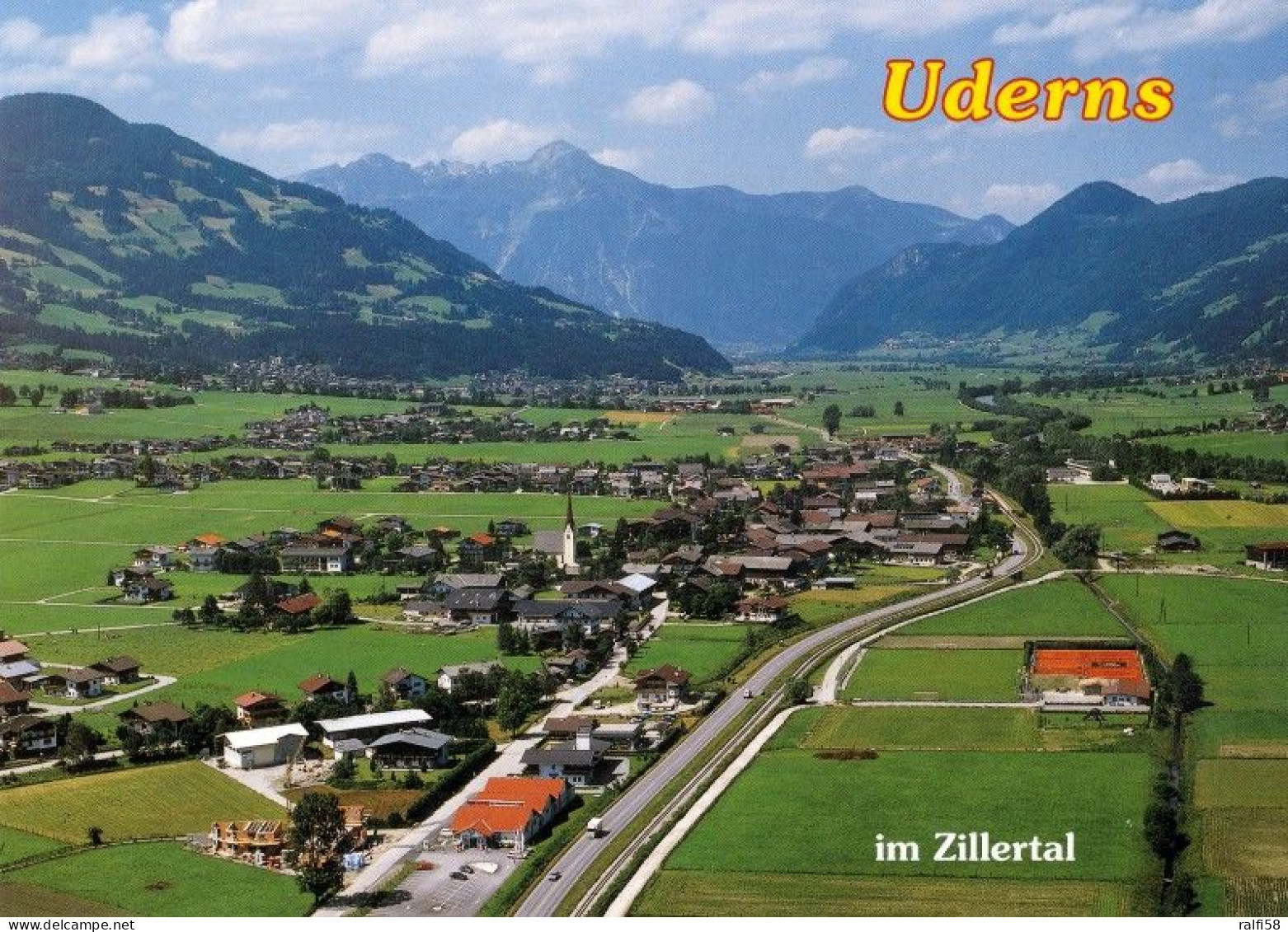 1 AK Österreich / Tirol * Blick Auf Uderns - Eine Gemeinde Im Zillertal - Luftbildaufnahme * - Zillertal