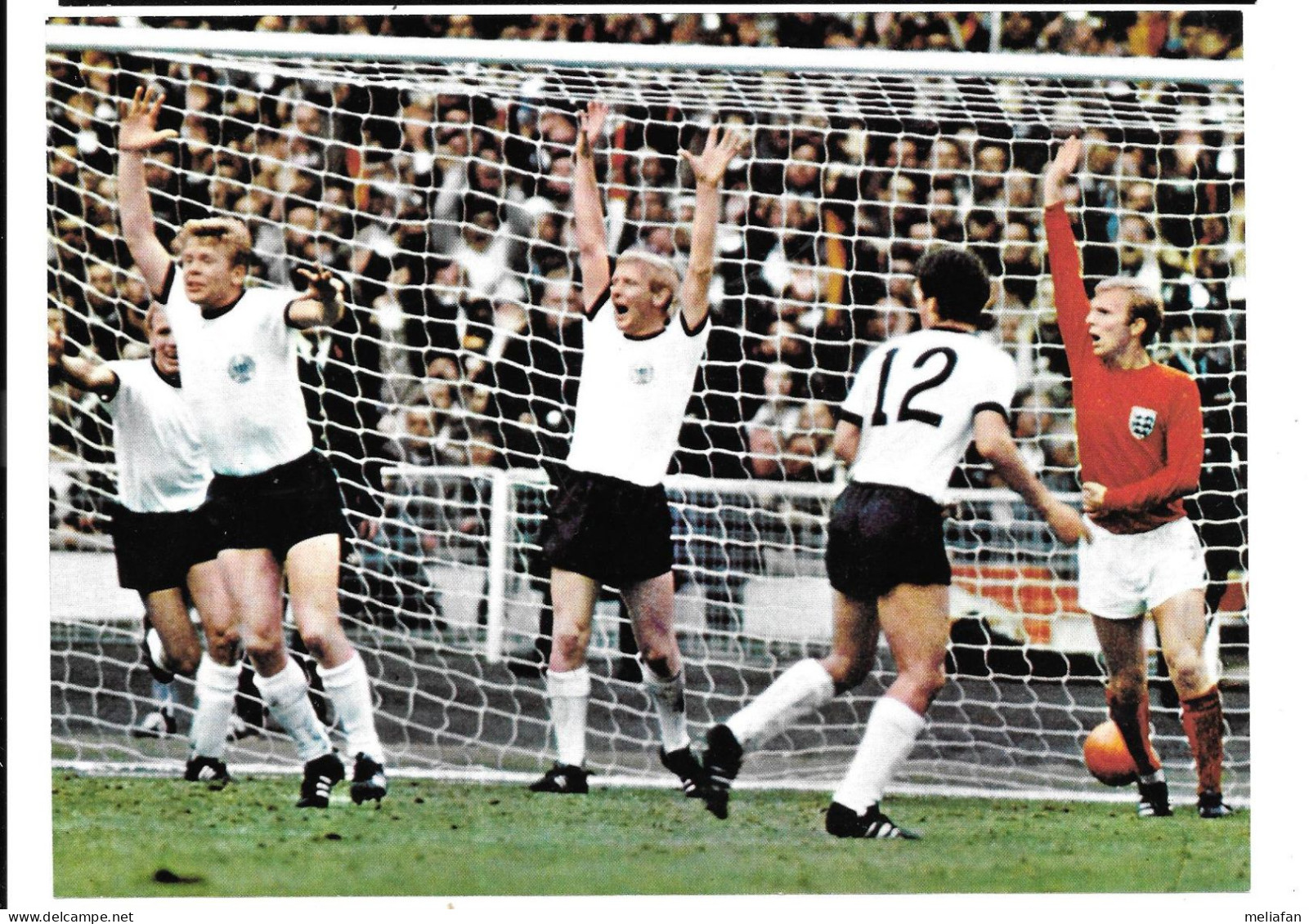 GF2231 - PHOTO POLY - WORLD CUP 1966 - HELMUT HALLER - K.H SCHNELLINGER - WOLFGANG OVERATH 12 - BOBBY MOORE - Altri & Non Classificati