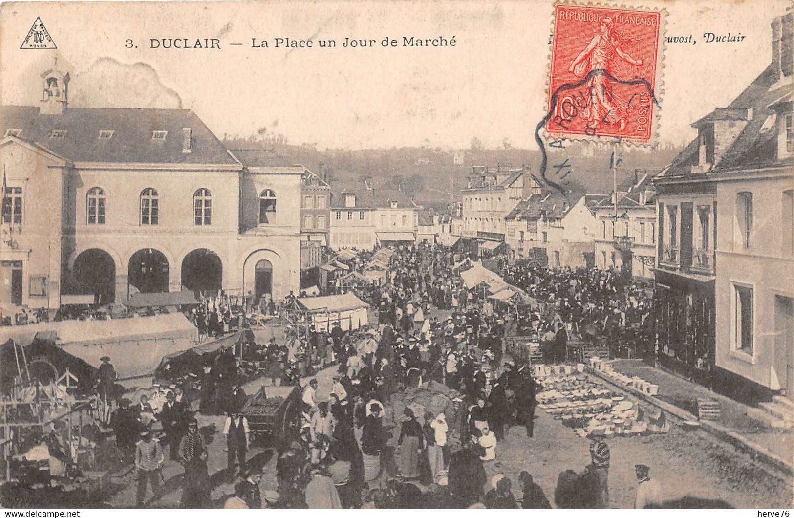 DUCLAIR - La Place Un Jour De Marché - Duclair