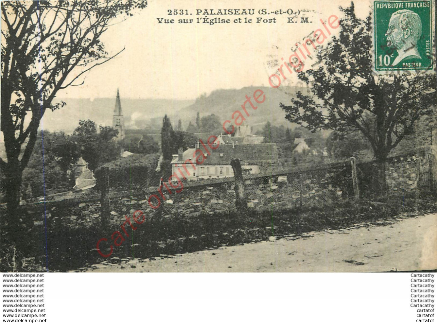 91.  PALAISEAU . Vue Sur L'Eglise Et Le Fort . - Palaiseau