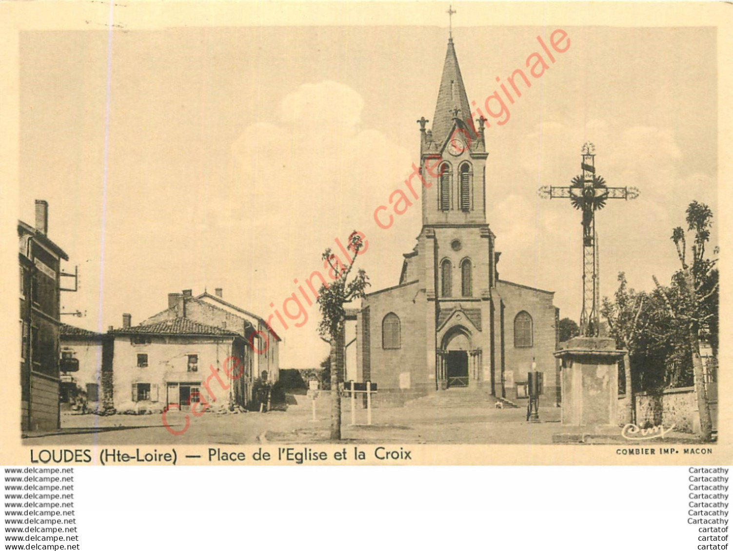 43.  LOUDES .  Place De L'Eglise Et La Croix . - Loudes