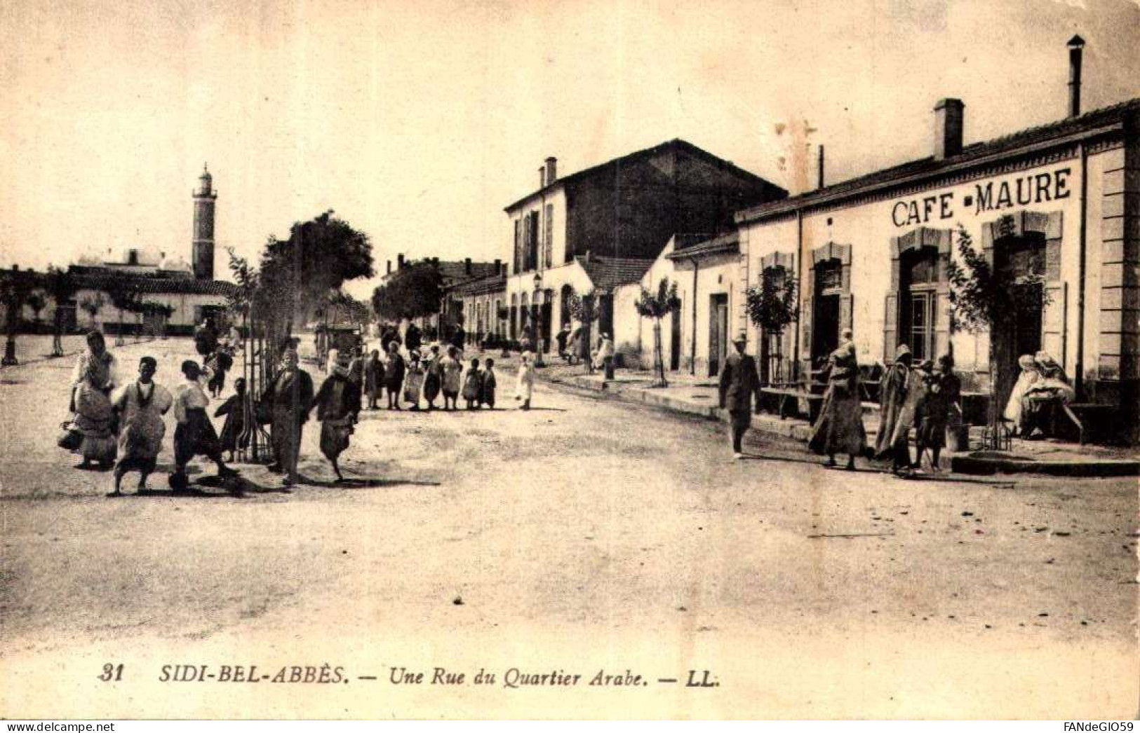 Algérie - SIDI-BEL-ABBES -   Une Rue Du Quartier Arabe  CAFE  MAURE /// 88 - Sidi-bel-Abbès