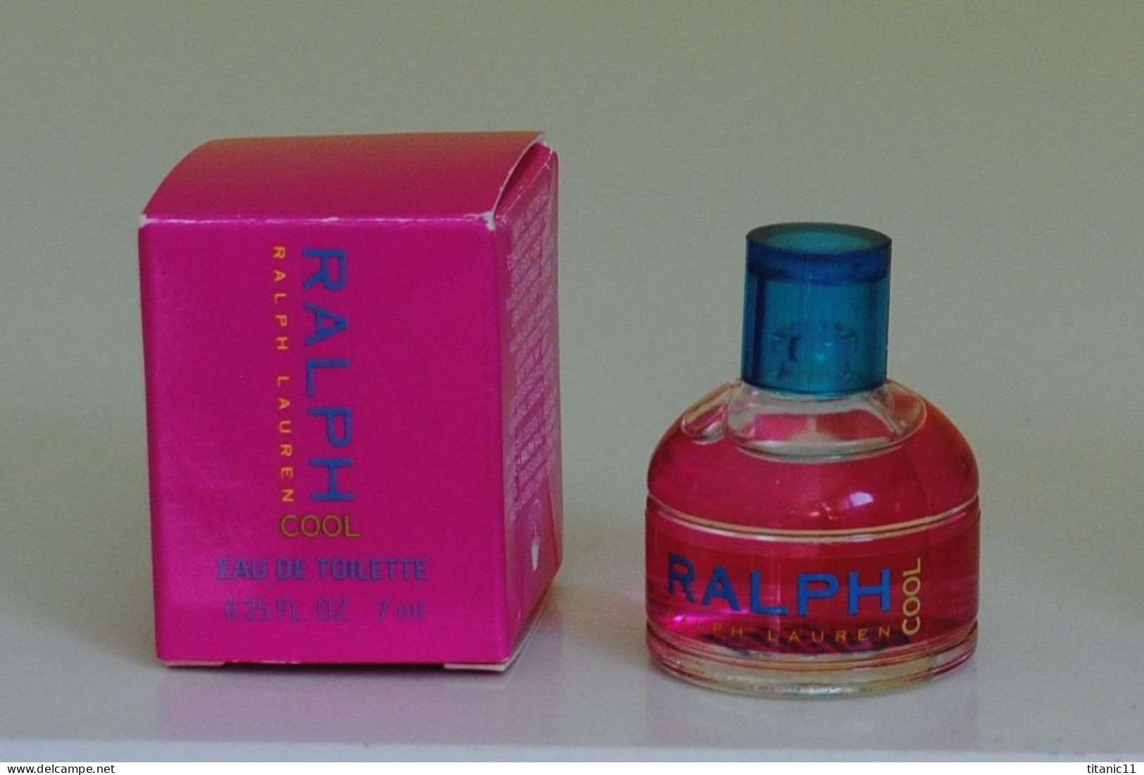 Miniature RALPH COOL De Ralph Lauren ( Etats-Unis ) - Miniatures Femmes (avec Boite)
