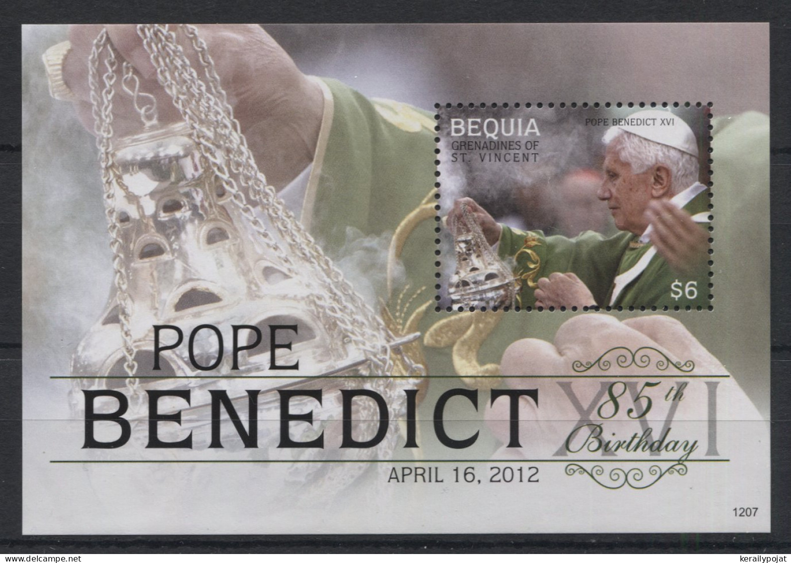 Bequia - 2012 Pope Benedict XVI Block MNH__(TH-23610) - St.Vincent Y Las Granadinas