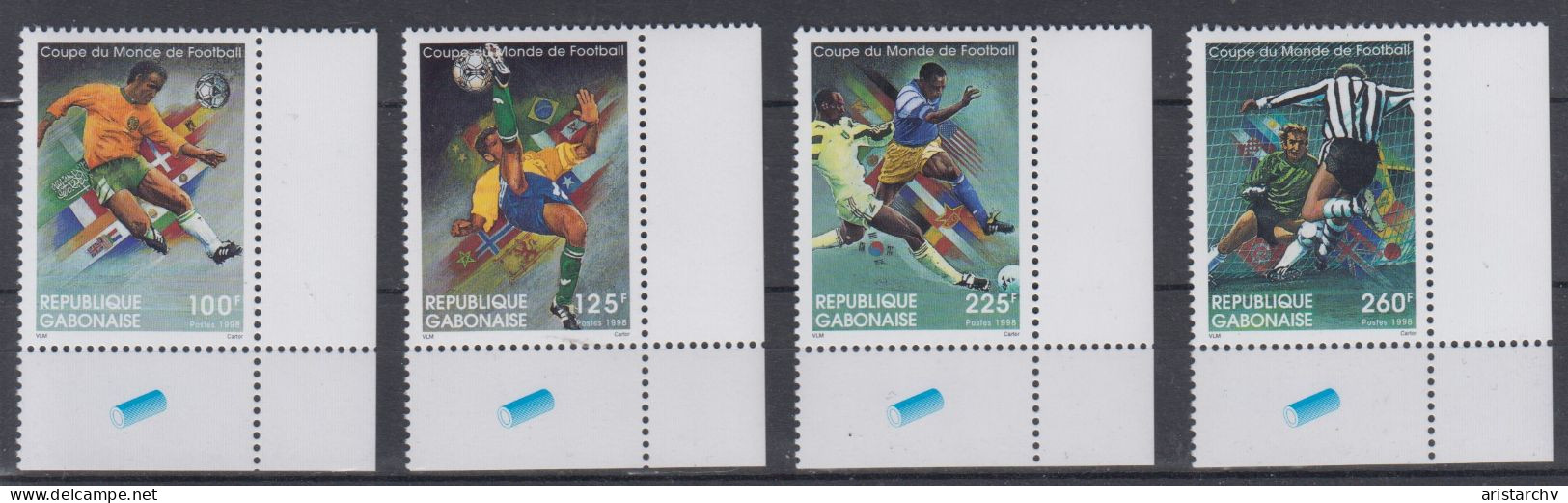 GABON 1998 FOOTBALL WORLD CUP S/SHEET AND 4 STAMPS - 1998 – Frankrijk