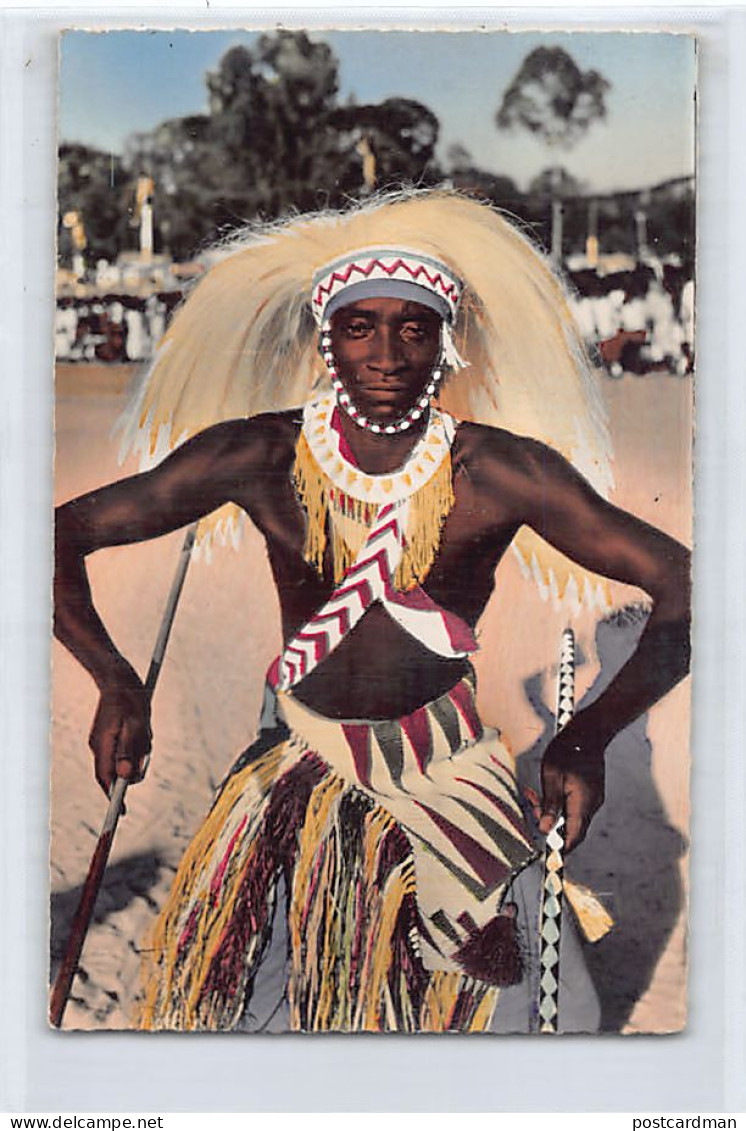Ruanda-Urundi - Watutsi Dancers - Publ. Hoa-Qui 2284 - Ruanda Urundi