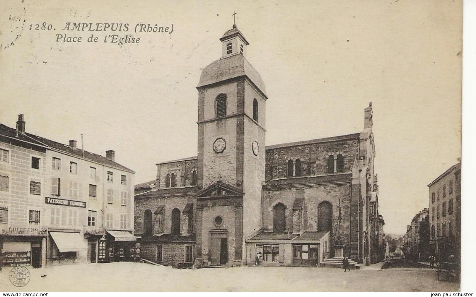 69  - Amplepuis -  Place De L'Eglise    - ** CPA  ** - Amplepuis