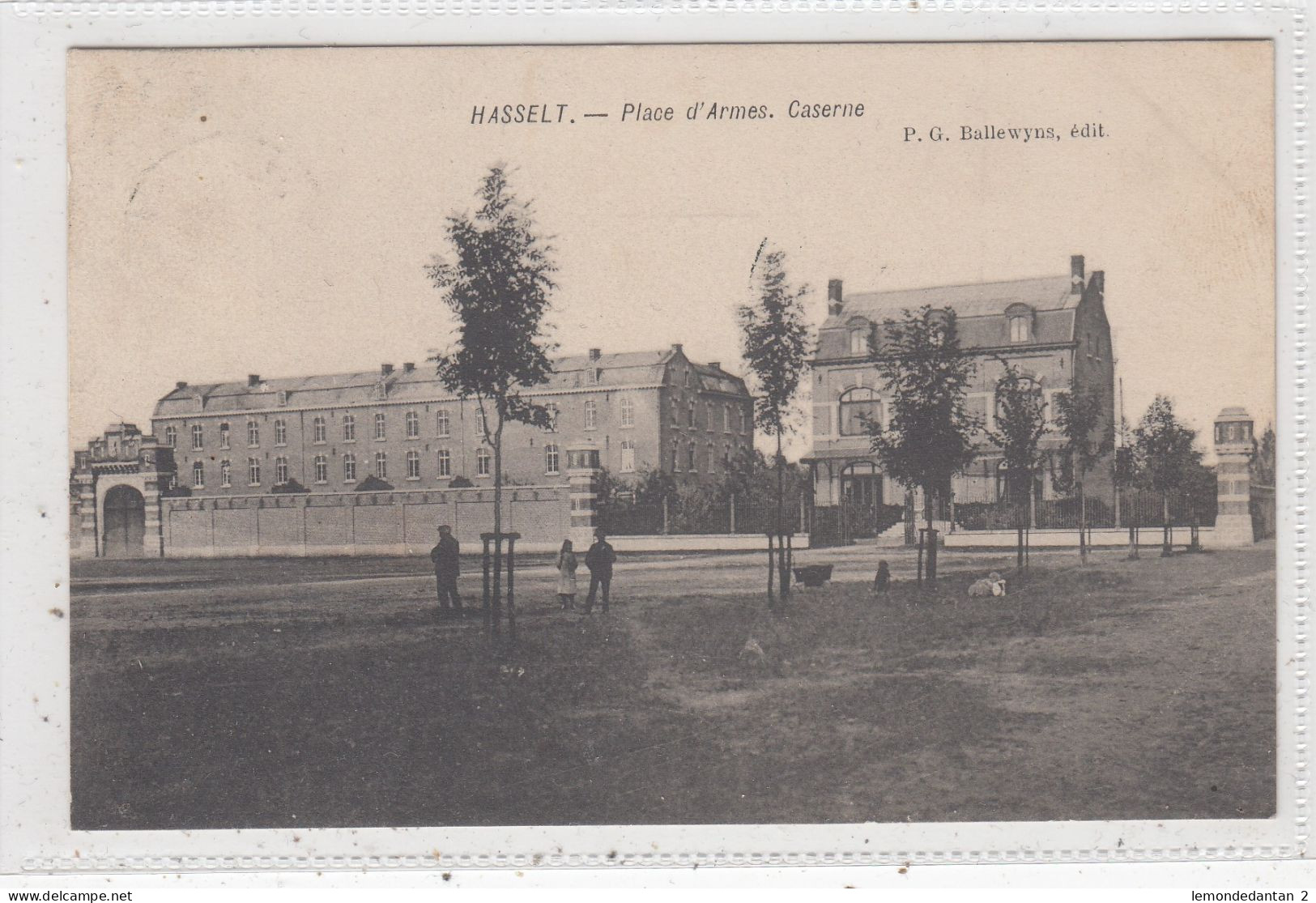 Hasselt. Place D'Armes. Caserne. * - Hasselt