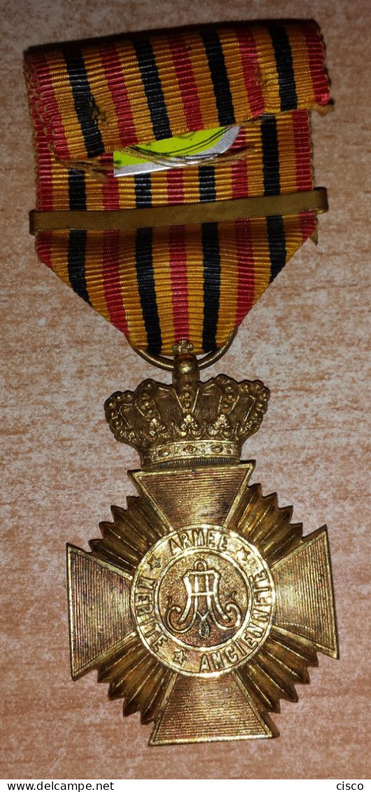 BELGIQUE Médaille Militaire 1re Classe Pour Ancienneté De Service, Avant 1951 Unilingue, Monogramme Double A Au Revers - Belgique