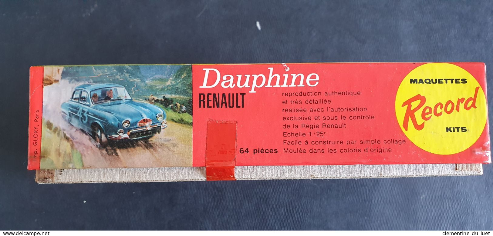 MAQUETTE RENAULT DAUPHINE RECORD KITS 64 PIECES ECHELLE 1 / 25 EME - Carros