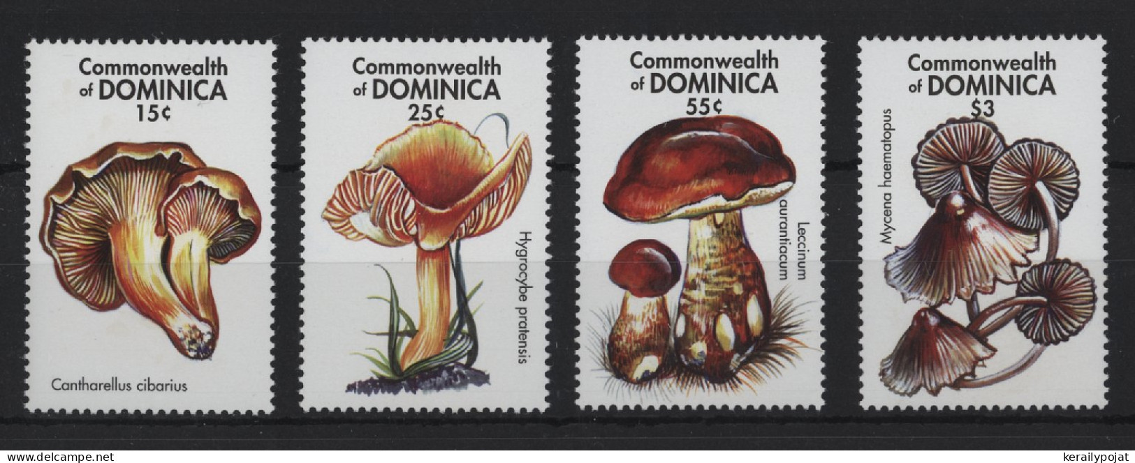 Dominica - 2001 Mushrooms MNH__(TH-24405) - Dominique (1978-...)