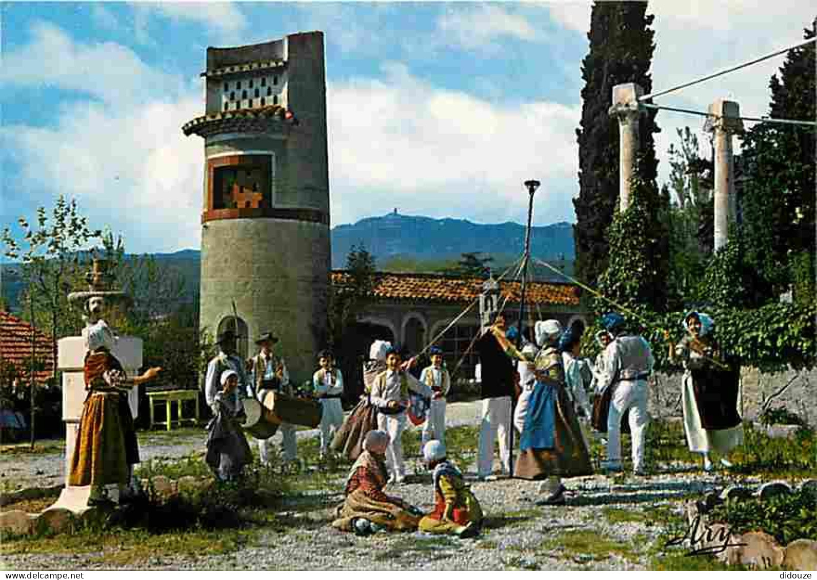 Folklore - Danses - Provence - La Danse Des Cordelles - Groupe Folklorique Li Gai Farandoulaire - Voir Scans Recto Verso - Tänze