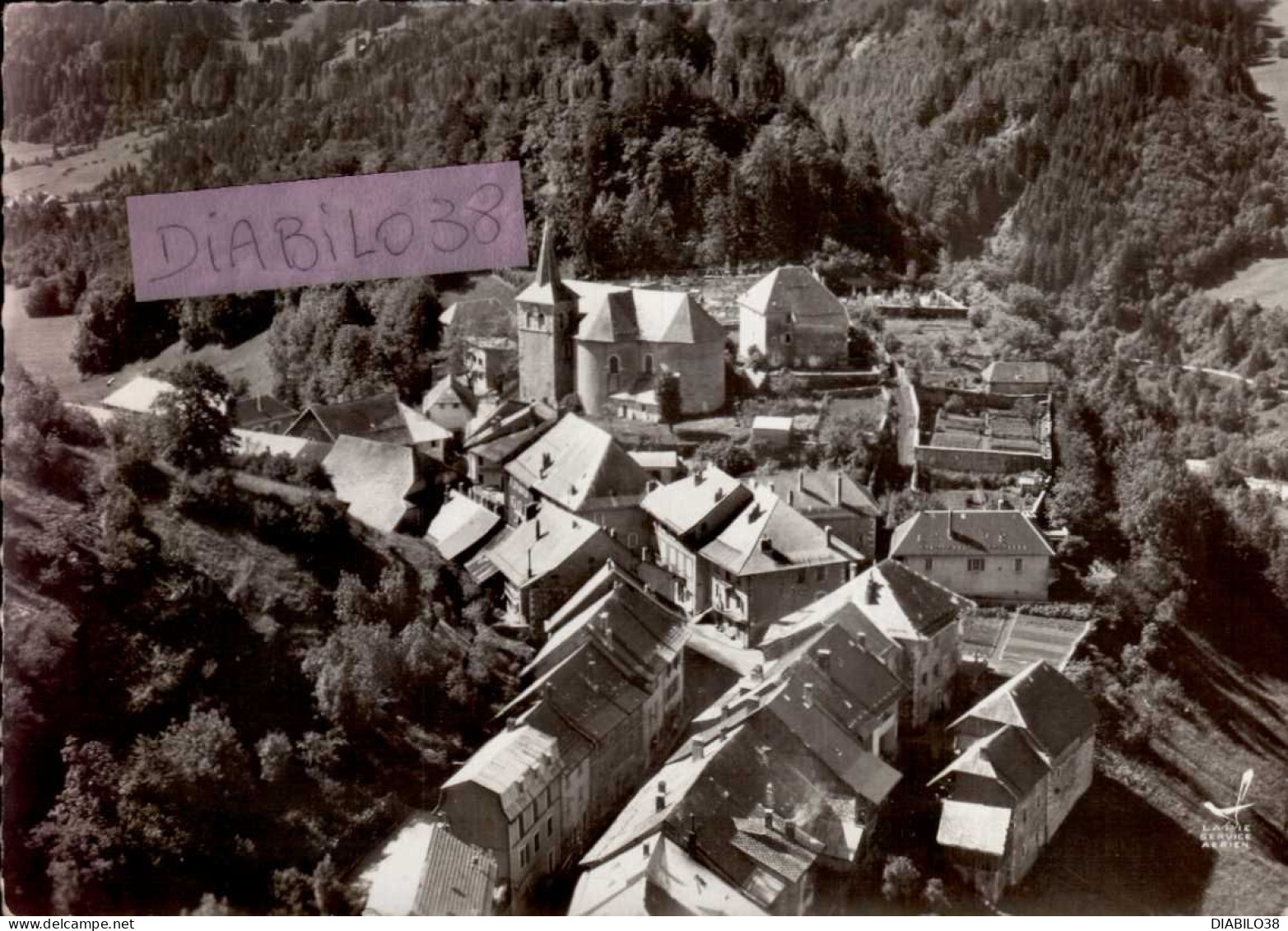 LE CHATELARD-EN-BAUGES        ( SAVOIE )    EN AVION AU-DESSUS DE  . . .  LE BOURG - Le Chatelard