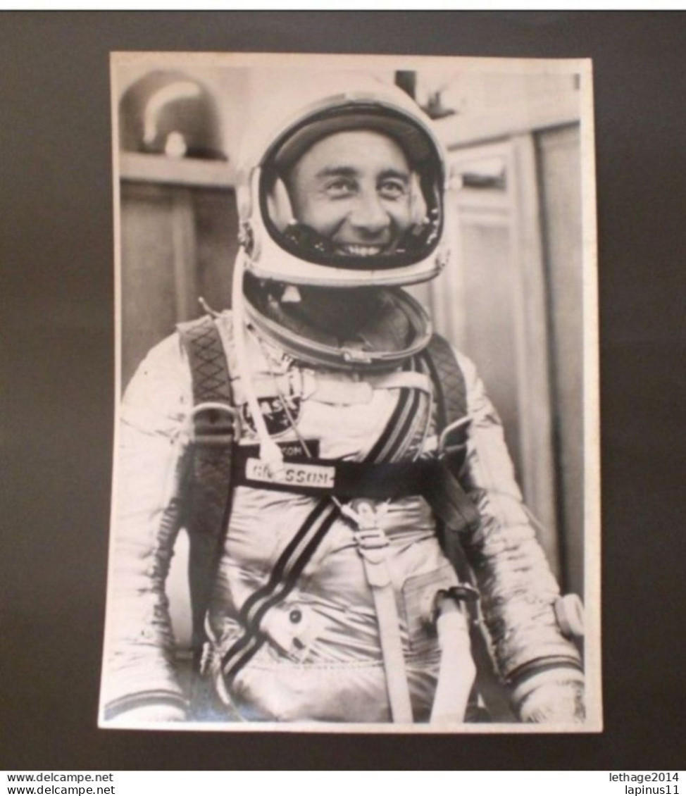 PHOTOGRAPH OF ORIGINAL APOLLO RARE ASTRONAUT VIRGIL GRISSOM ORIGINAL VINTAGE PHOTOGRAPHY - Sportivo