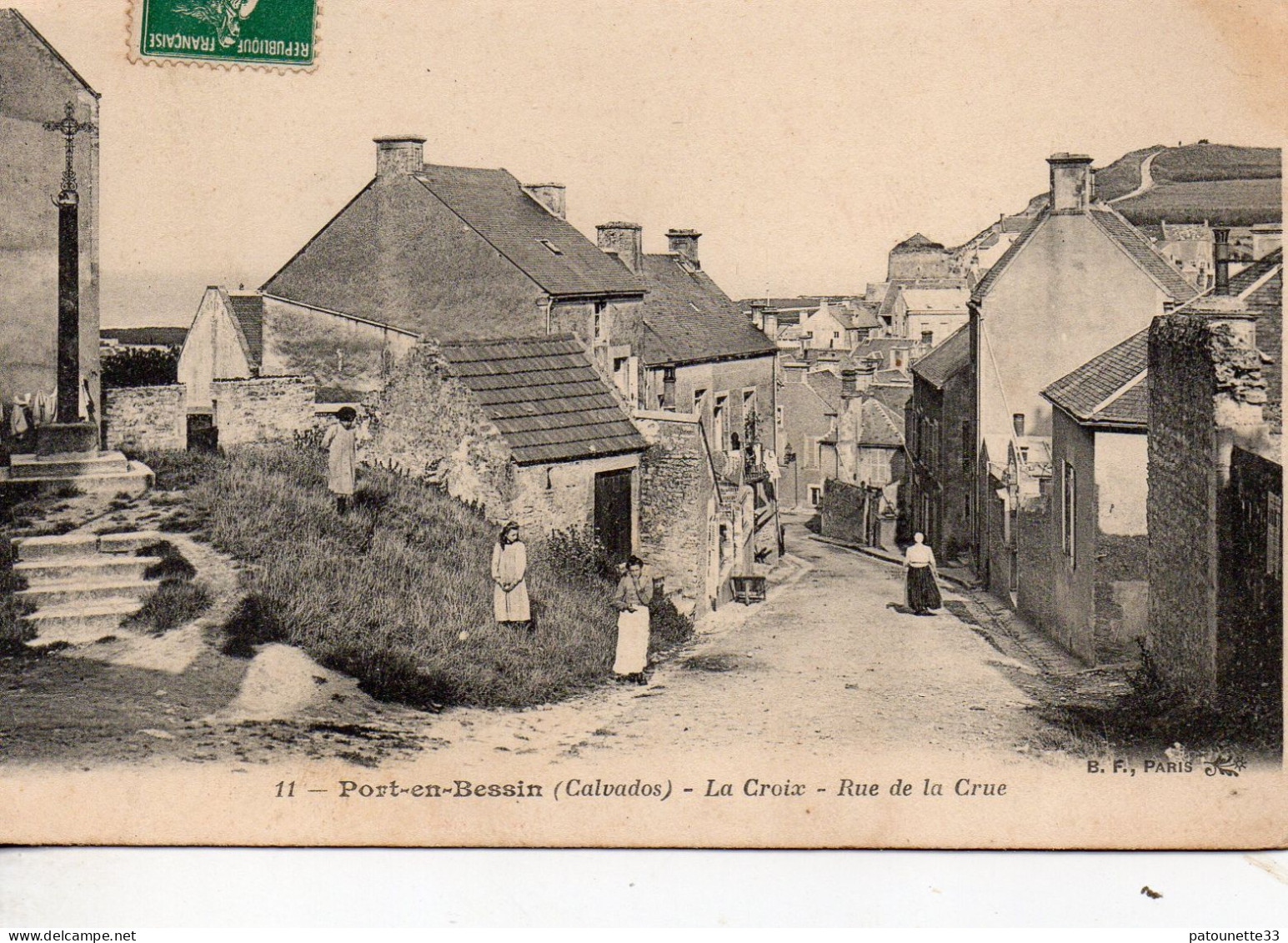 14 PORT EN  BESSIN LA CROIX RUE DE LA CRUE - Port-en-Bessin-Huppain