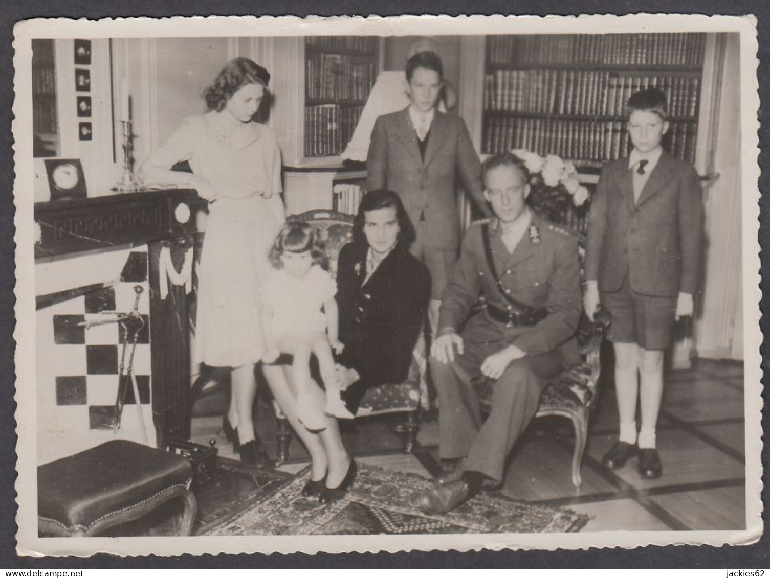 121223/ Belgique, 1945, La Famille Royale De Belgique En Suisse - Königshäuser