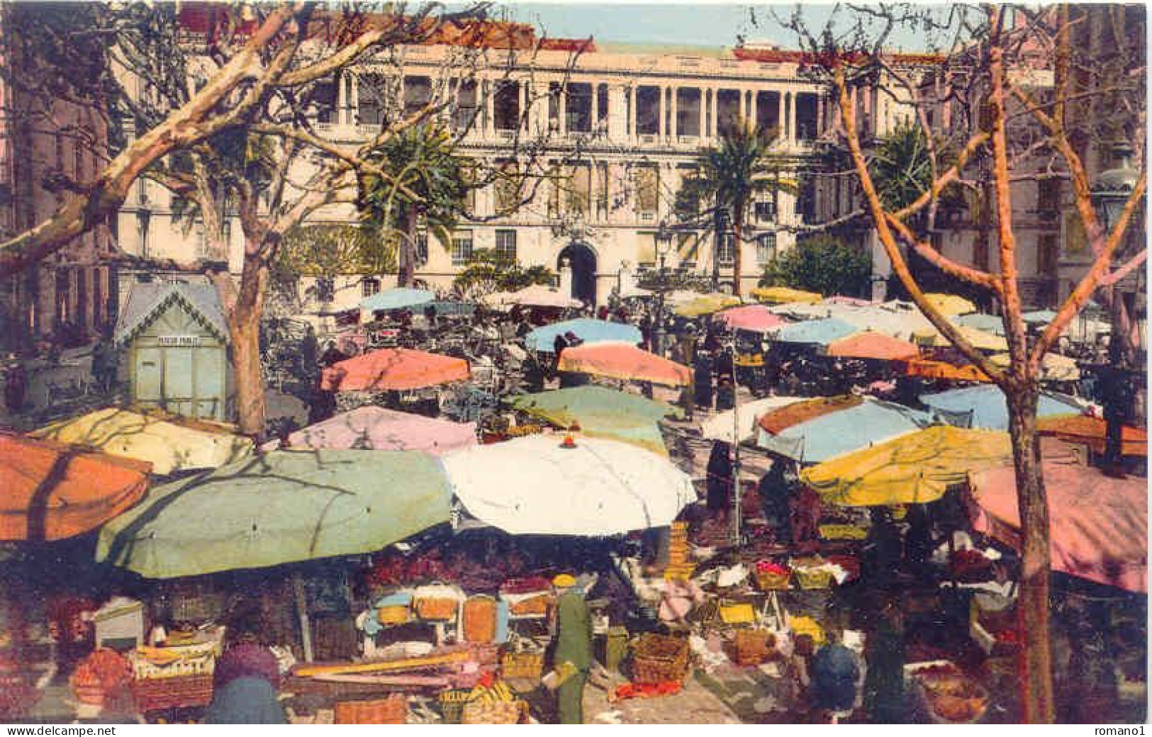 06)  NICE  - 420 - Le  Marché Sur La Place De La Préfecture - Märkte