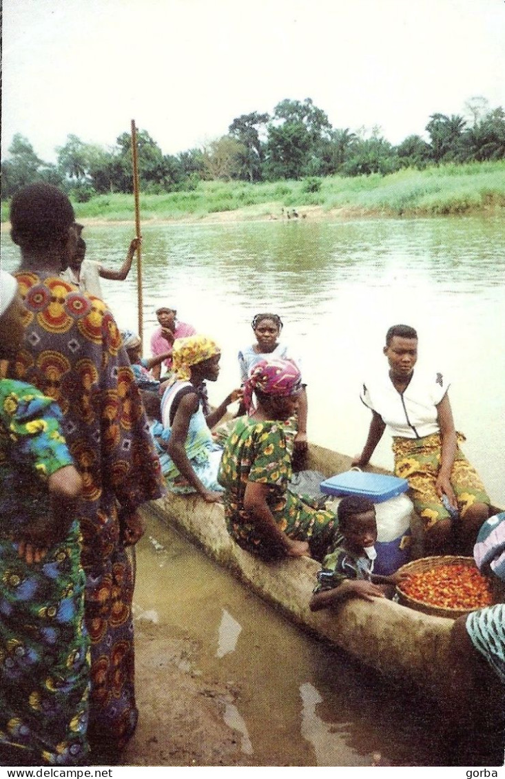 *CPM  - TOGO - AFAGNAN - Commerçantes Traversant Le Fleuve Mono  Pour Se Rendre Au Marché - Togo