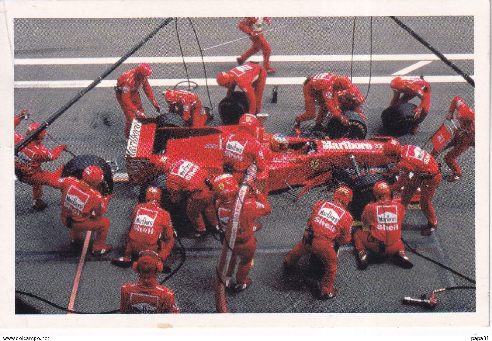 Equipe De FERRARI - Formule 1 Pendant Le Grand Prix D'Espagne En 1997 - Grand Prix / F1