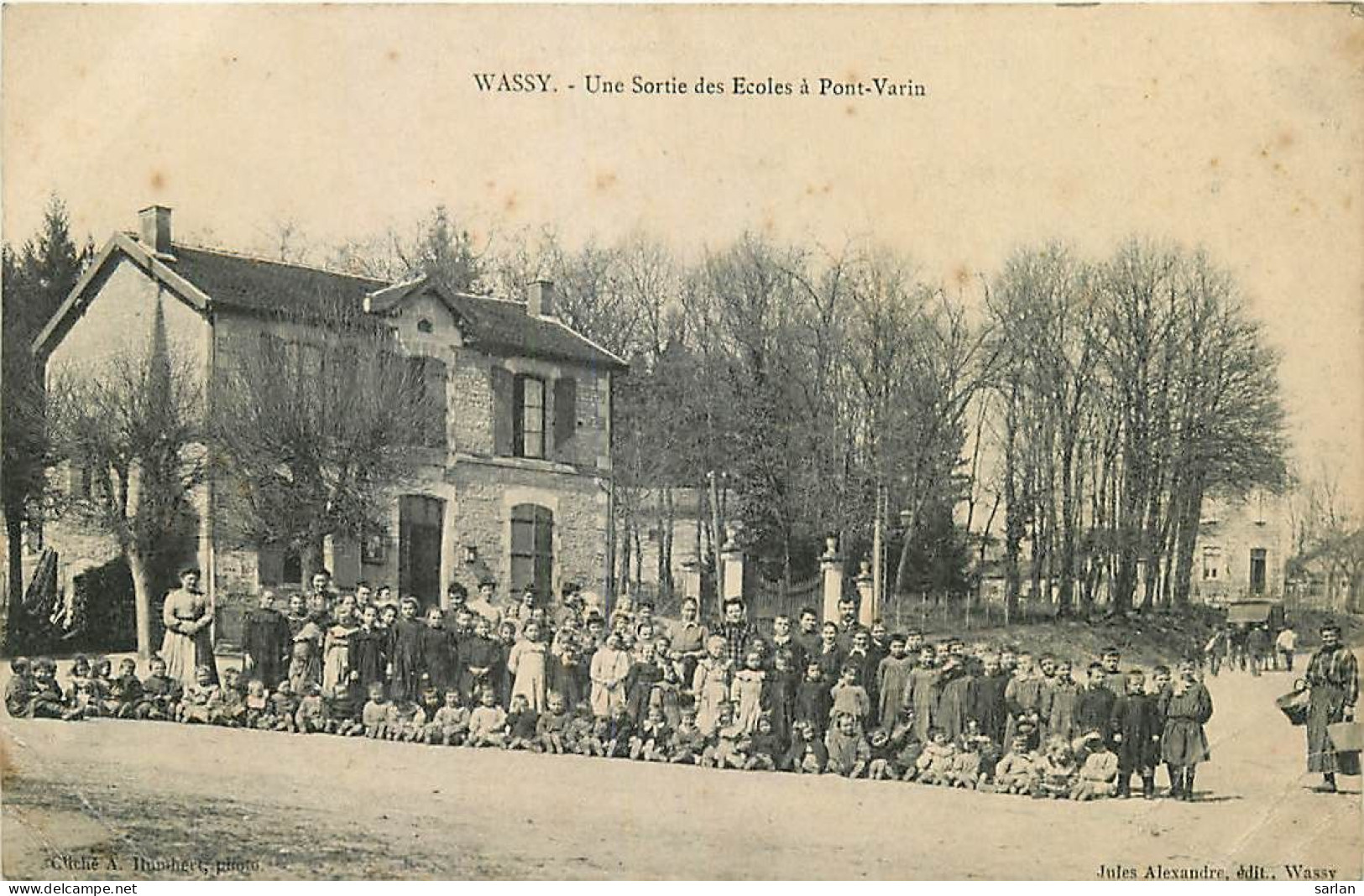 52 / WASSY / Sortie Des écoles à Pont Verin / * 514 21 - Wassy