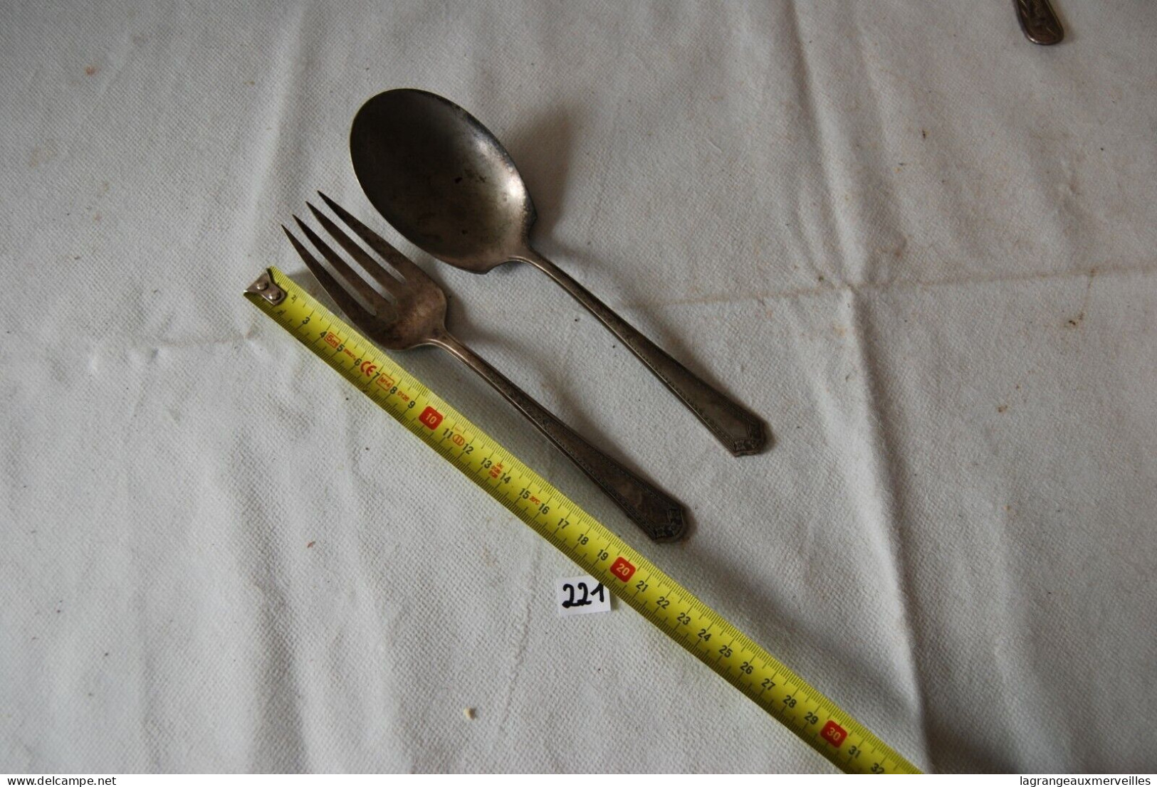 C221 Ancienne Cuillère Et Fourchette - Manche Travaillé - Spoons