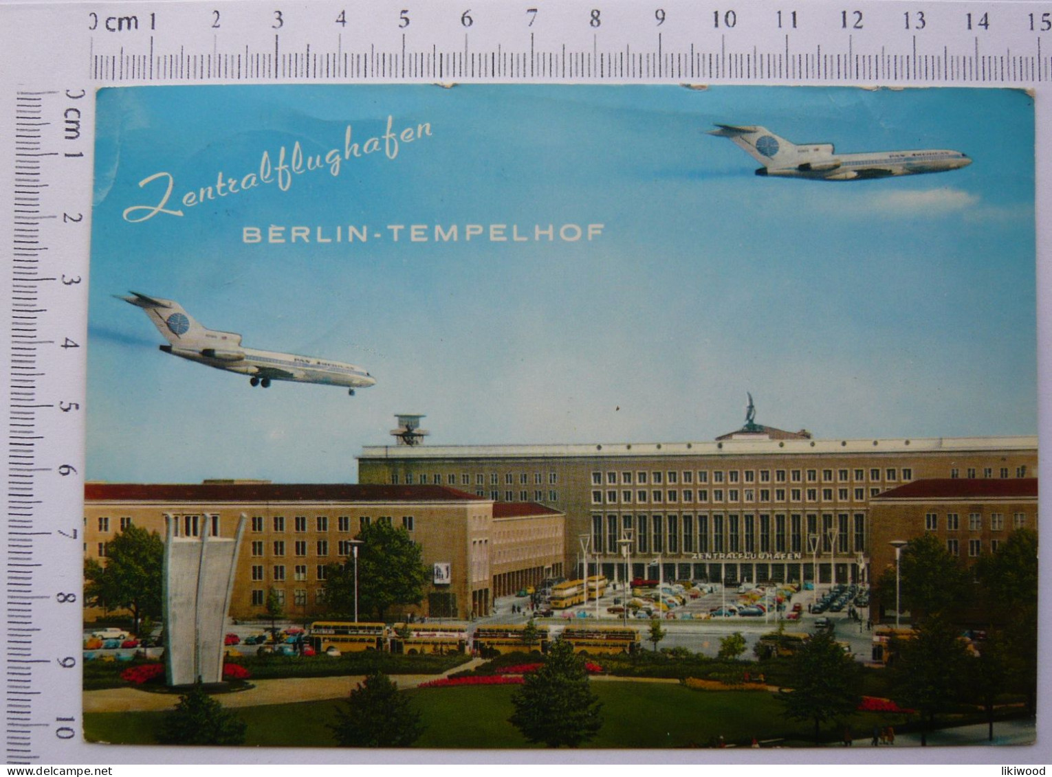 Berlin - Tempelhof  -  Zentralflughafen - Platz Der Luftbrücke - Flugzeug, Airplane, Aeroplane - Tempelhof