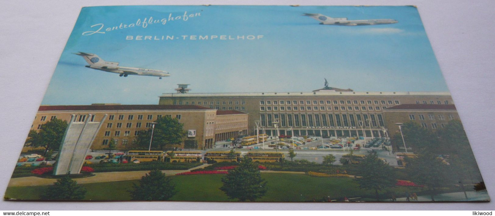 Berlin - Tempelhof  -  Zentralflughafen - Platz Der Luftbrücke - Flugzeug, Airplane, Aeroplane - Tempelhof