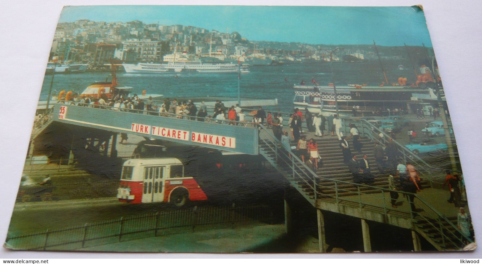 Istanbul Eminönü meydanından bir görünüş - A view from Eminönü