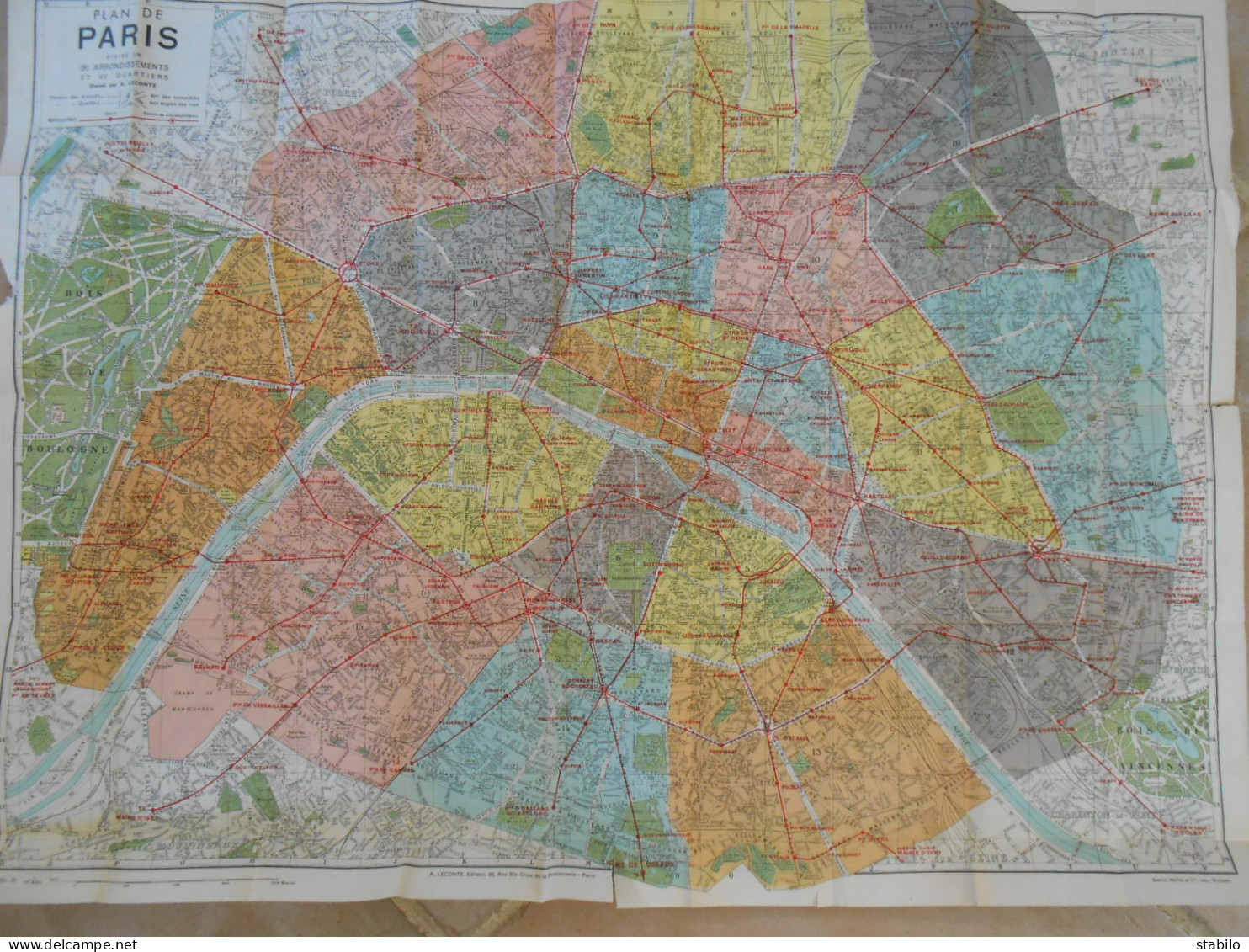 PLAN DE PARIS DIVISE EN 20 ARRONDISSEMENTS ET 80 QUARTIERS - Andere Pläne