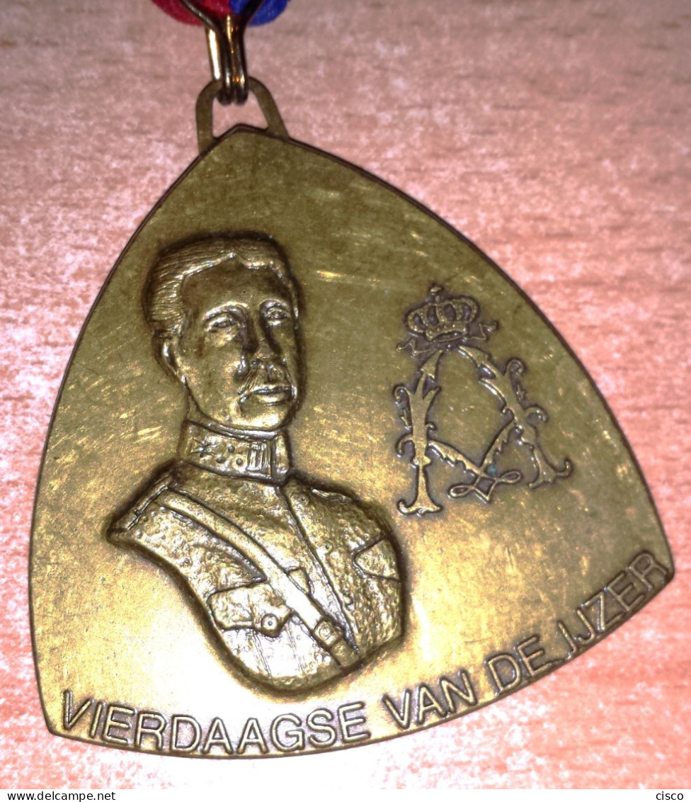 BELGIQUE Médaille De La Marche De L'Yser édition 2000 - België
