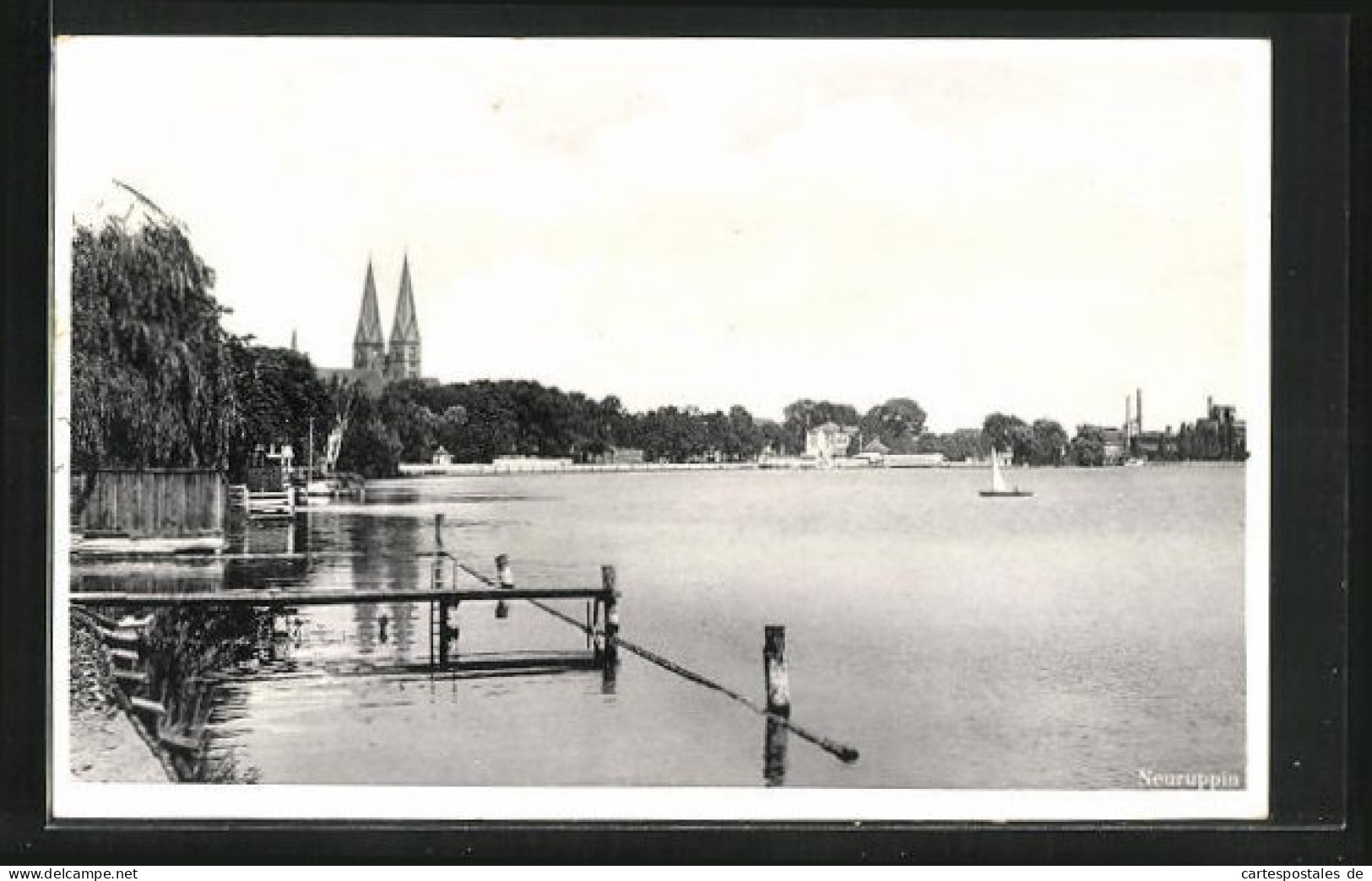 AK Neuruppin, Flusspartie Mit Kirche  - Neuruppin