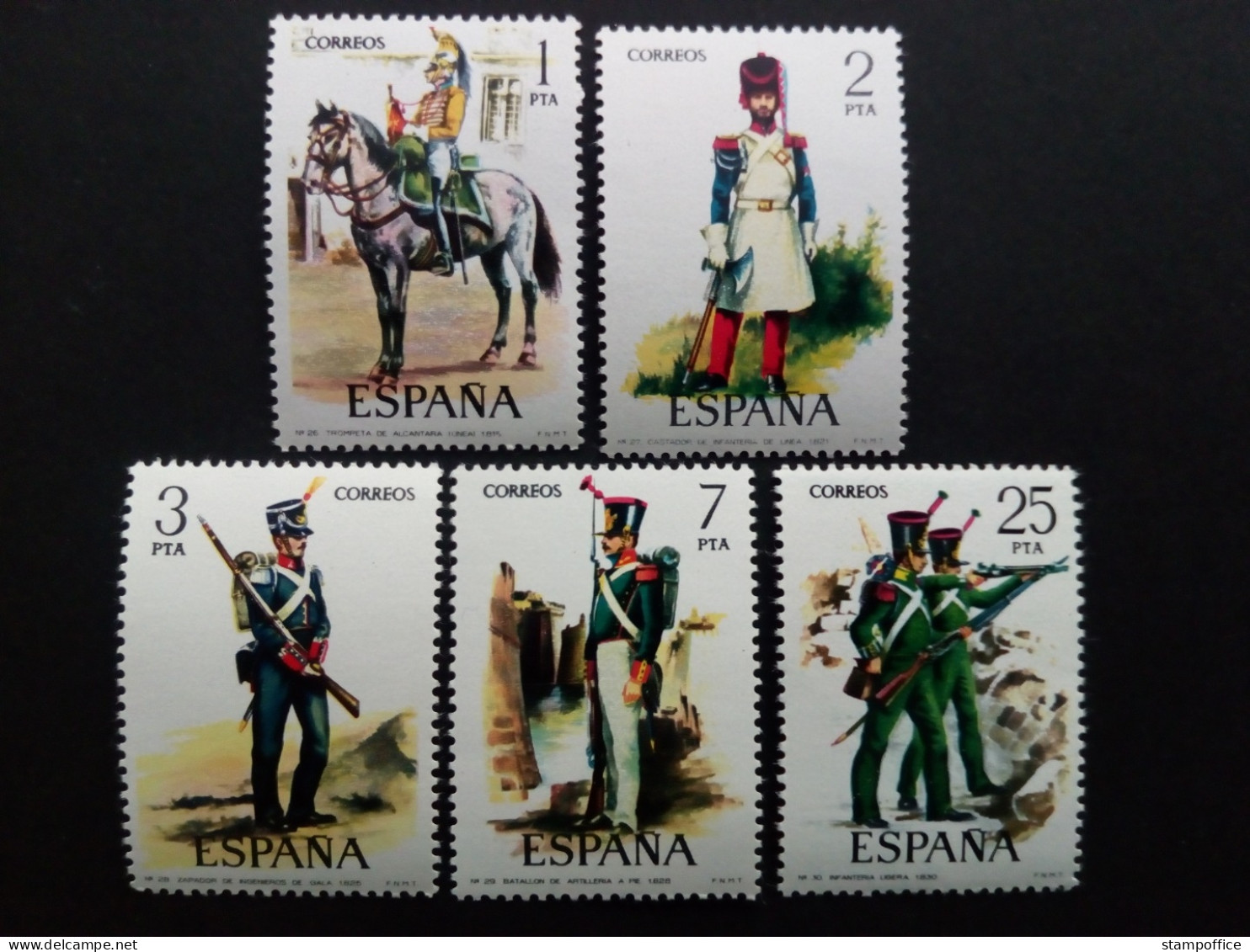 SPANIEN MI-NR. 2243-2247 POSTFRISCH(MINT) MILITÄRUNIFORMEN (VI) 1976 PFERD - Chevaux