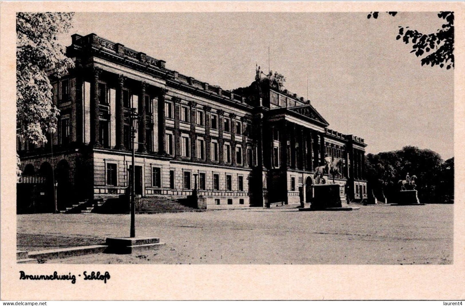 7-4-2024 (1 Z 16) Germany (b/w) Braunschweig Castle - Châteaux