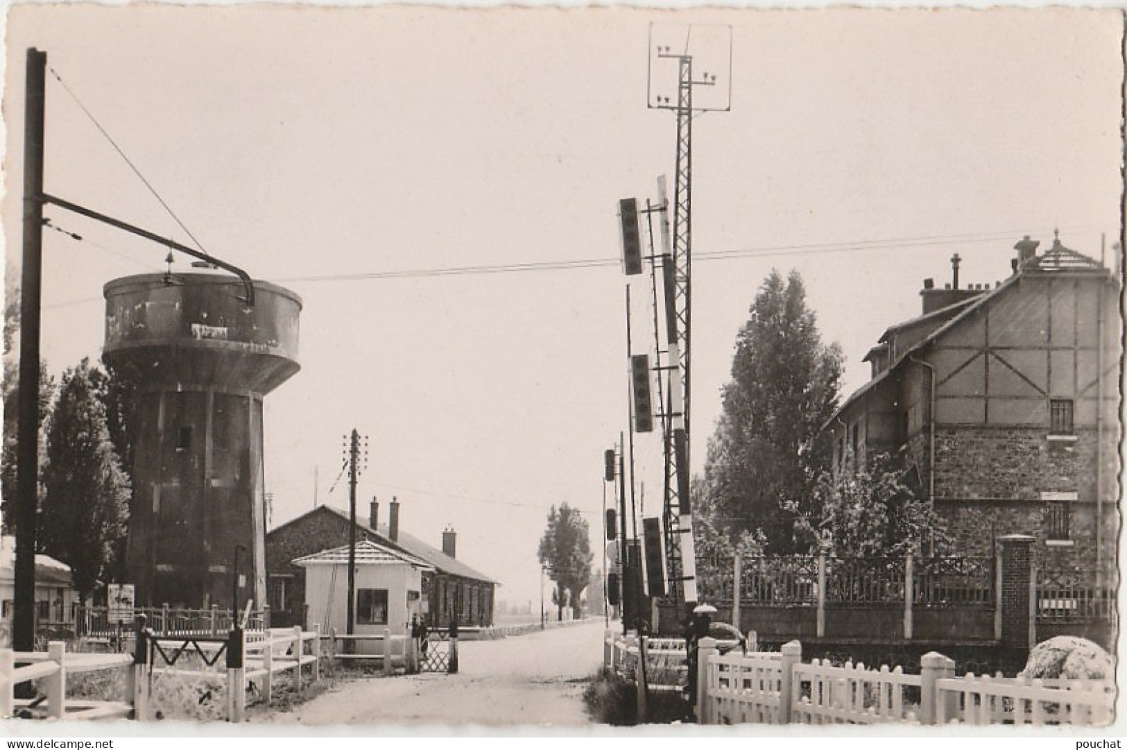 N7-91) BRETIGNY SUR ORGE - ENTREE DE LA STATION MAGASIN - (2 SCANS) - Bretigny Sur Orge