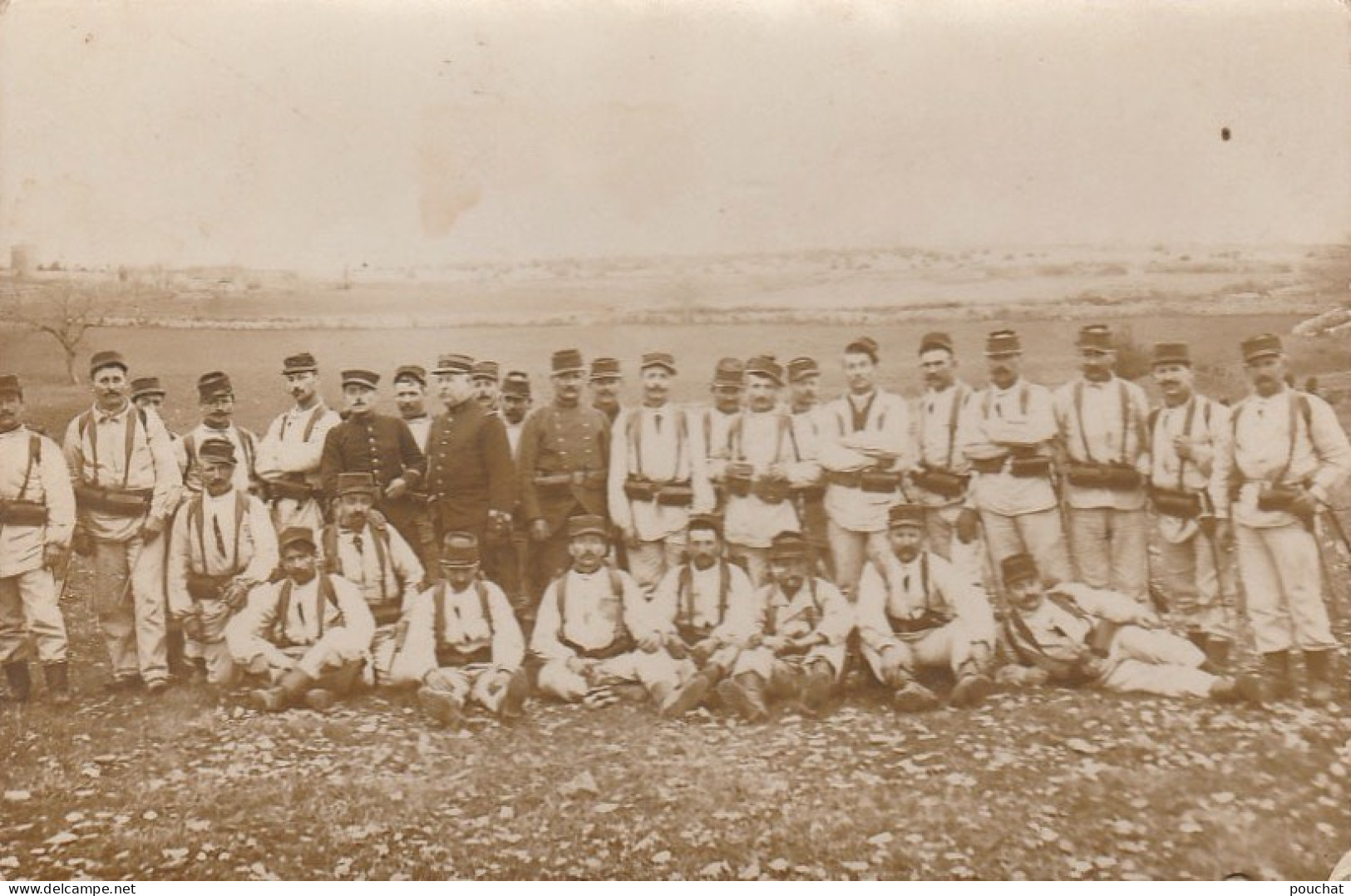 N12-82) CAYLUS LE 5 AVRIL 1911  - CARTE PHOTO - REGIMENT MILITAIRE - LE 129 TERRITORIAL - 3° COMPAGNIE - 2 SCANS) - Caylus