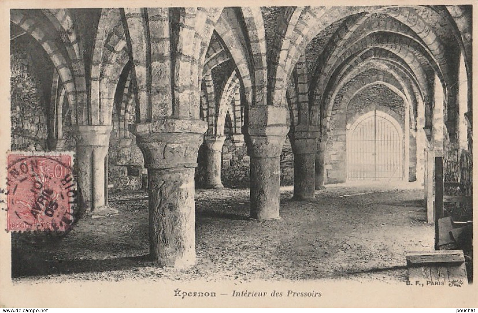 P20-28) EPERNON - INTERIEUR DES PRESSOIRS - Epernon