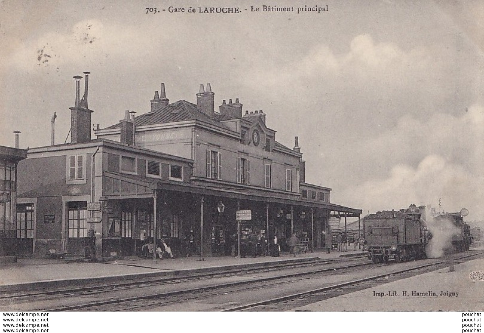 J1-89) GARE DE LAROCHE - LE BATIMENT PRINCIPAL - ( ANIMEE - 2 SCANS )   - Laroche Saint Cydroine