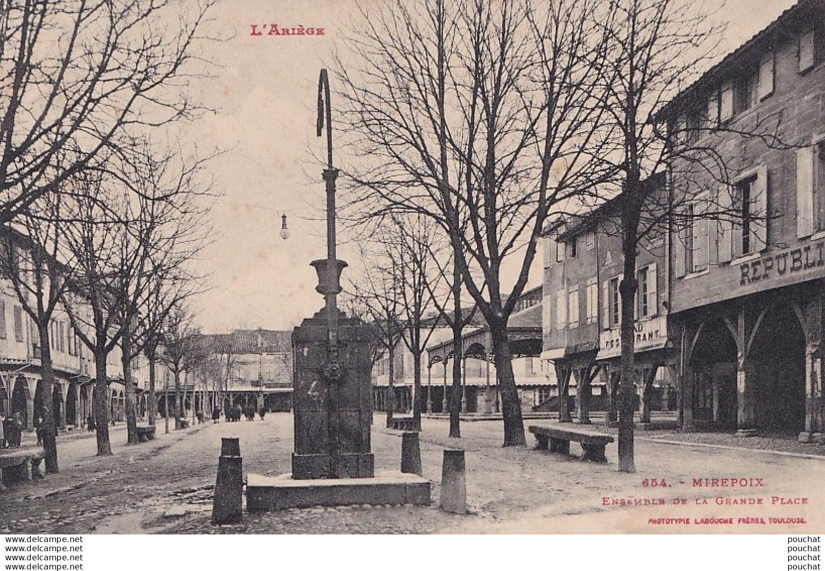 A16-09) MIREPOIX ( ARIEGE ) ENSEMBLE DE LA GRANDE PLACE  -  ( 2 SCANS ) - Mirepoix