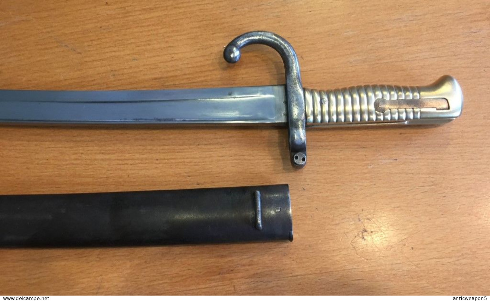 L'une Des Premières Baïonnettes En Série Pour Le Fusil Chasspot. France. M1866. (700) Série A. - Knives/Swords