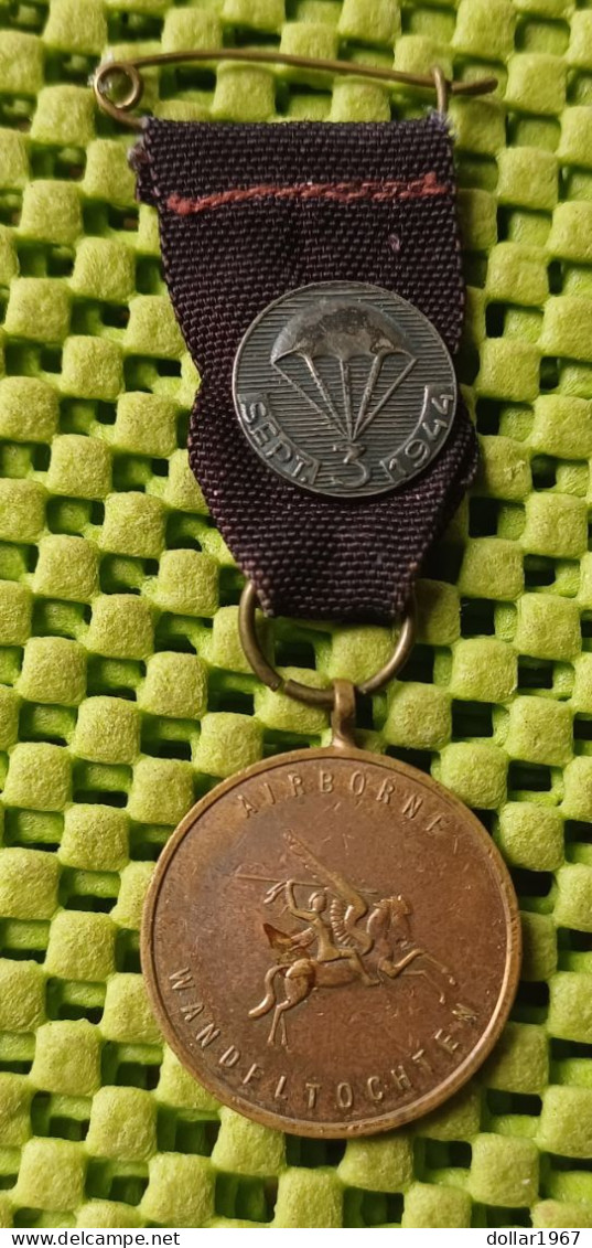 Medaile : Airborne , Politie Sport Verenging Renkum .Kort Lint  -  Original Foto  !!  Medallion  Dutch - Andere & Zonder Classificatie